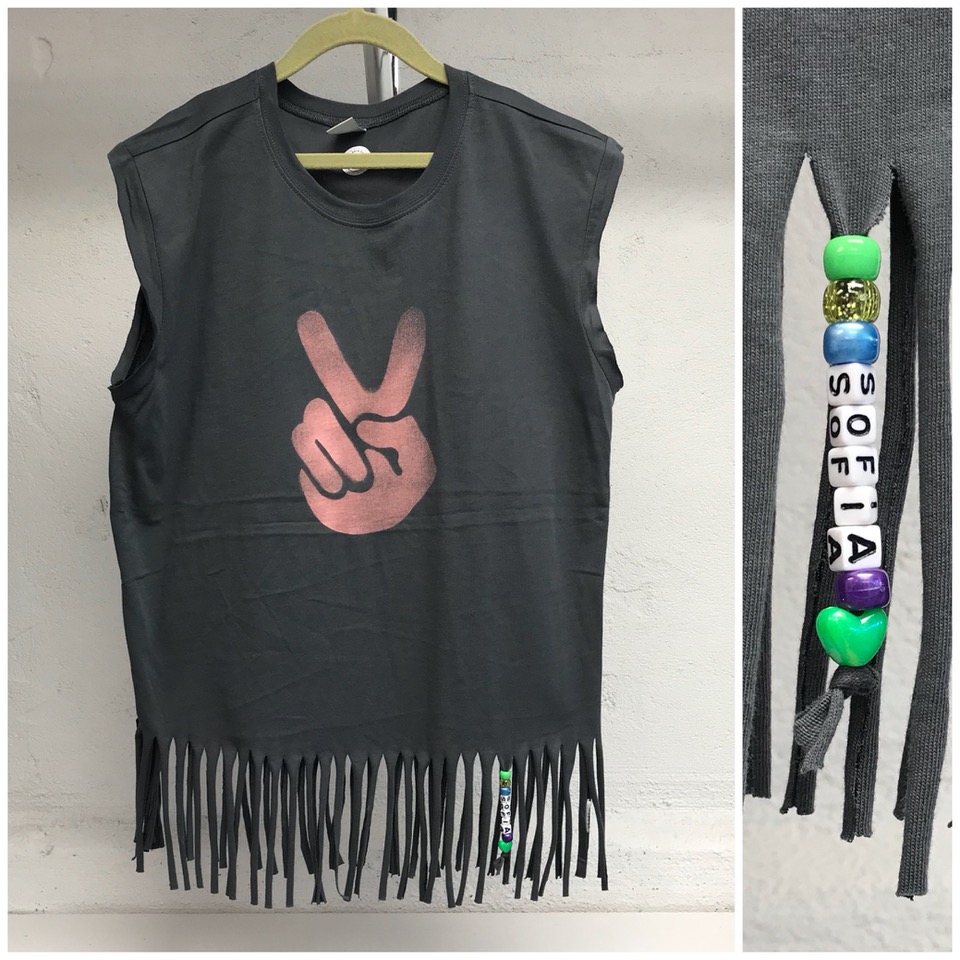 peace fingers